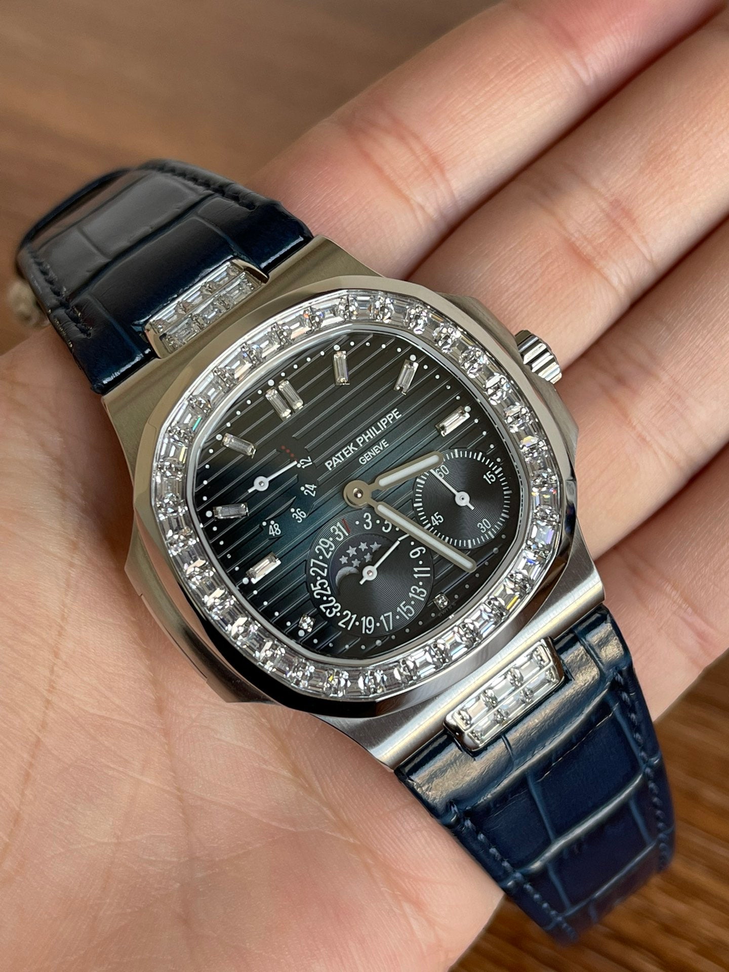 Patek Philippe Nautilus Moon Phases Black 5724G 001 40mm