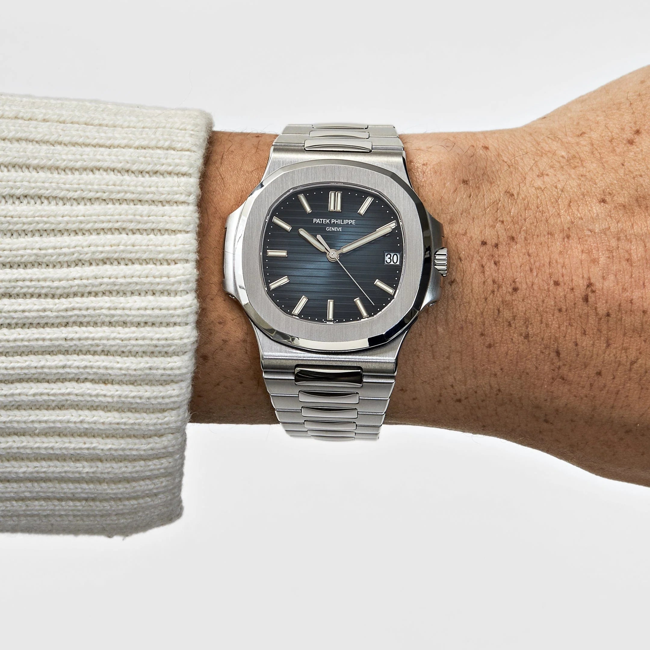 Patek Philippe Nautilus 5711/1A-010 Date Stainless Steel Blue Dial (2019)