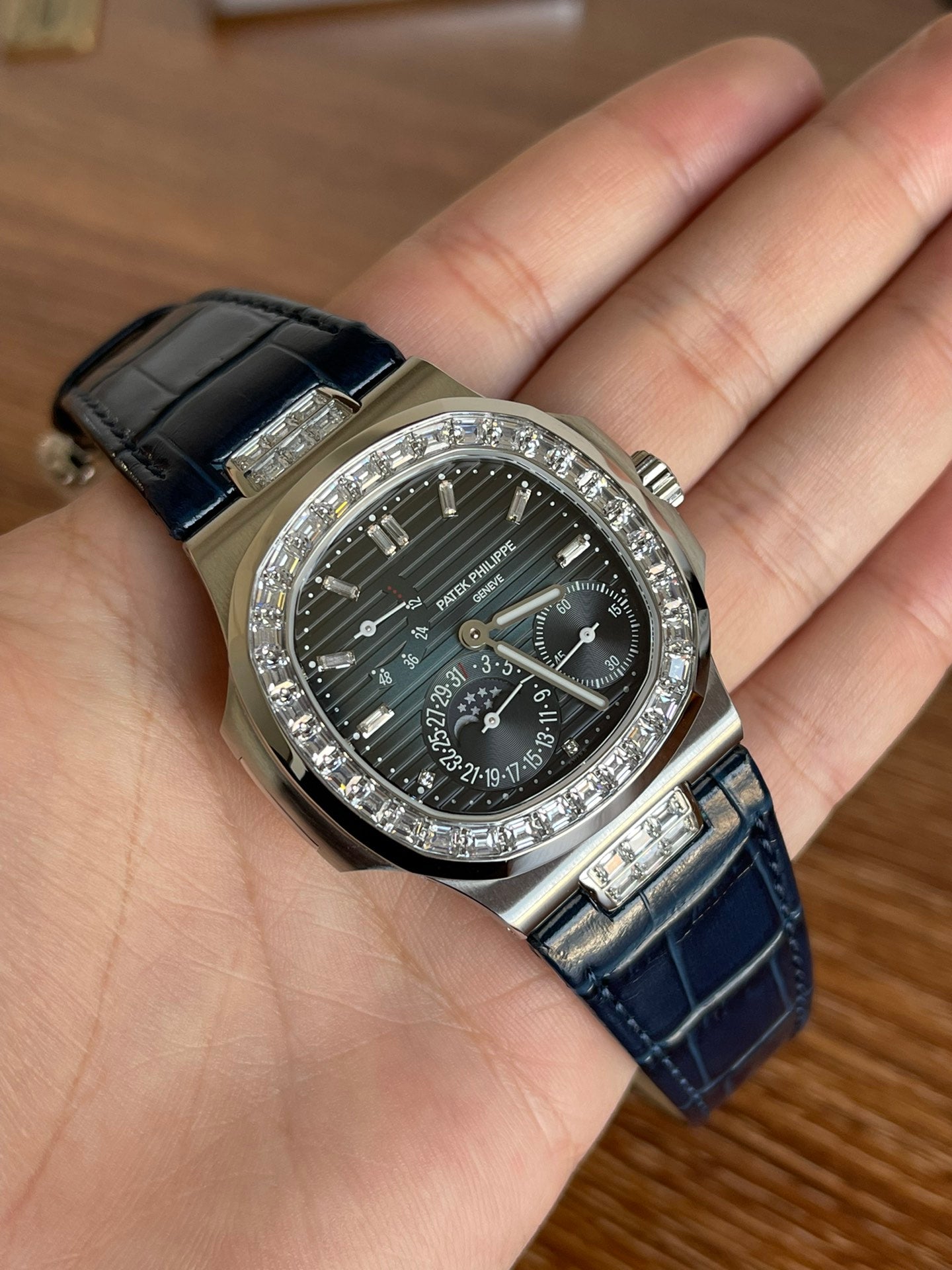 Patek Philippe Nautilus Moon Phases Black 5724G 001 40mm