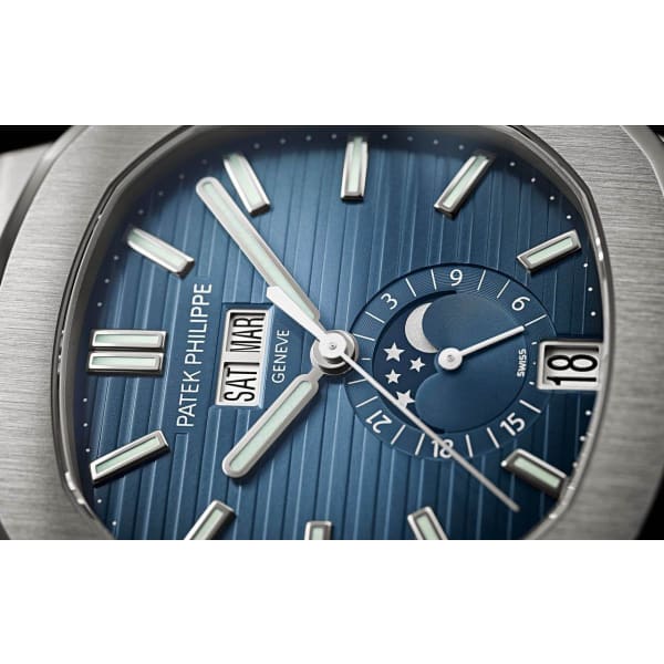 Nautilus 5726-1A-014 Black Gradated dial 40.5mm