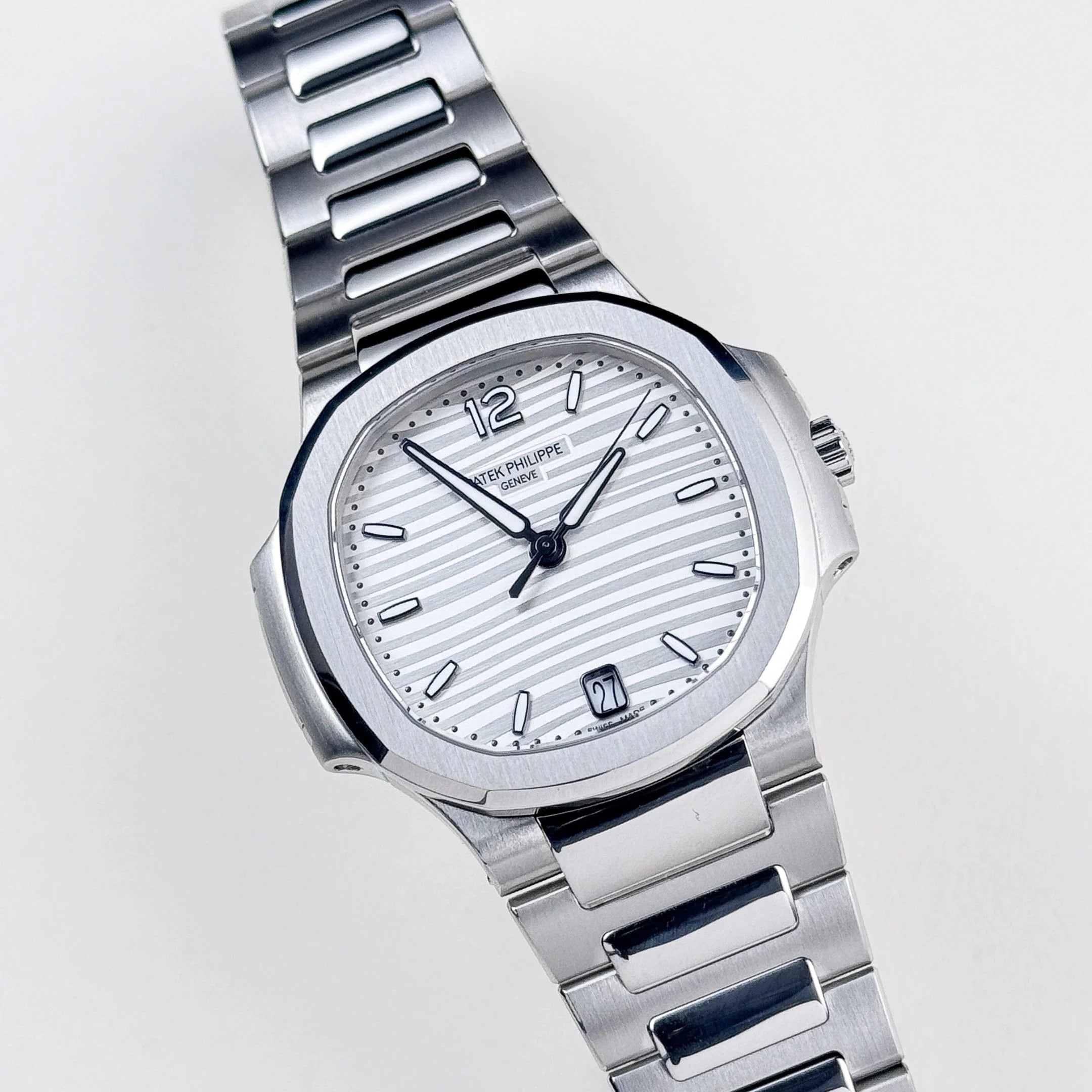 Patek Philippe Nautilus 7118/1A-010 Stainless Steel Silvery Opaline Dial (2022)