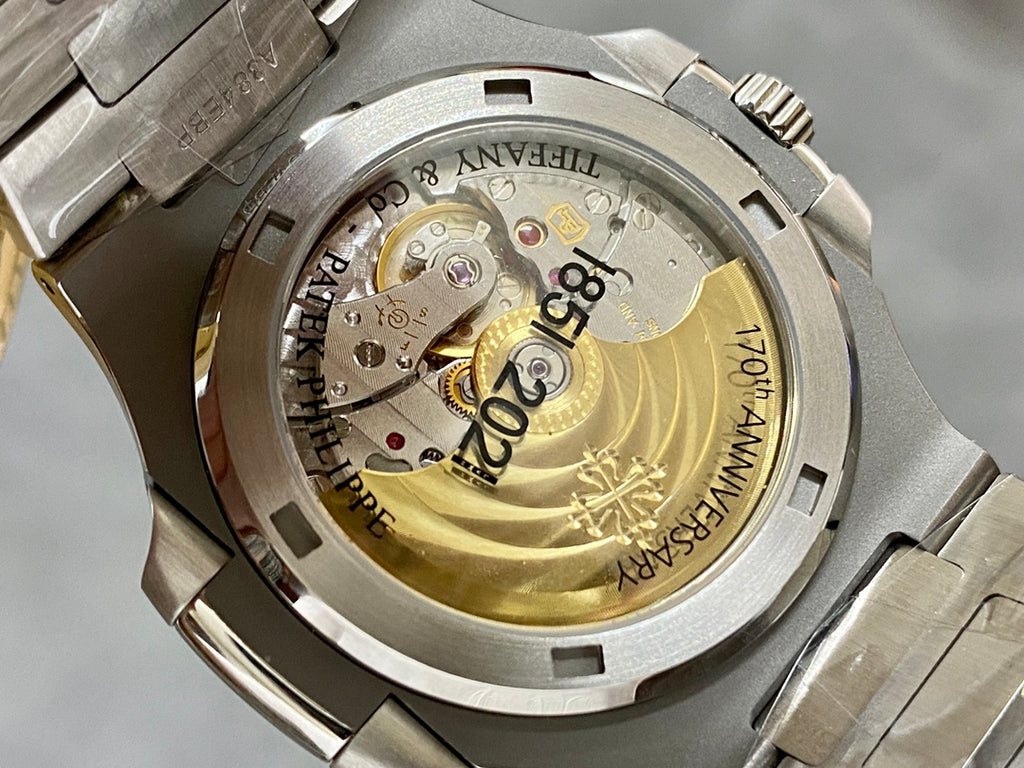Replica Patek Philippe Nautilus 5711 1A 018 Green Dial 40mm Mens Watch