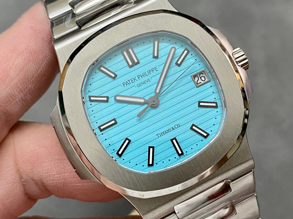 Replica Patek Philippe Nautilus 5711 1A 018 Green Dial 40mm Mens Watch