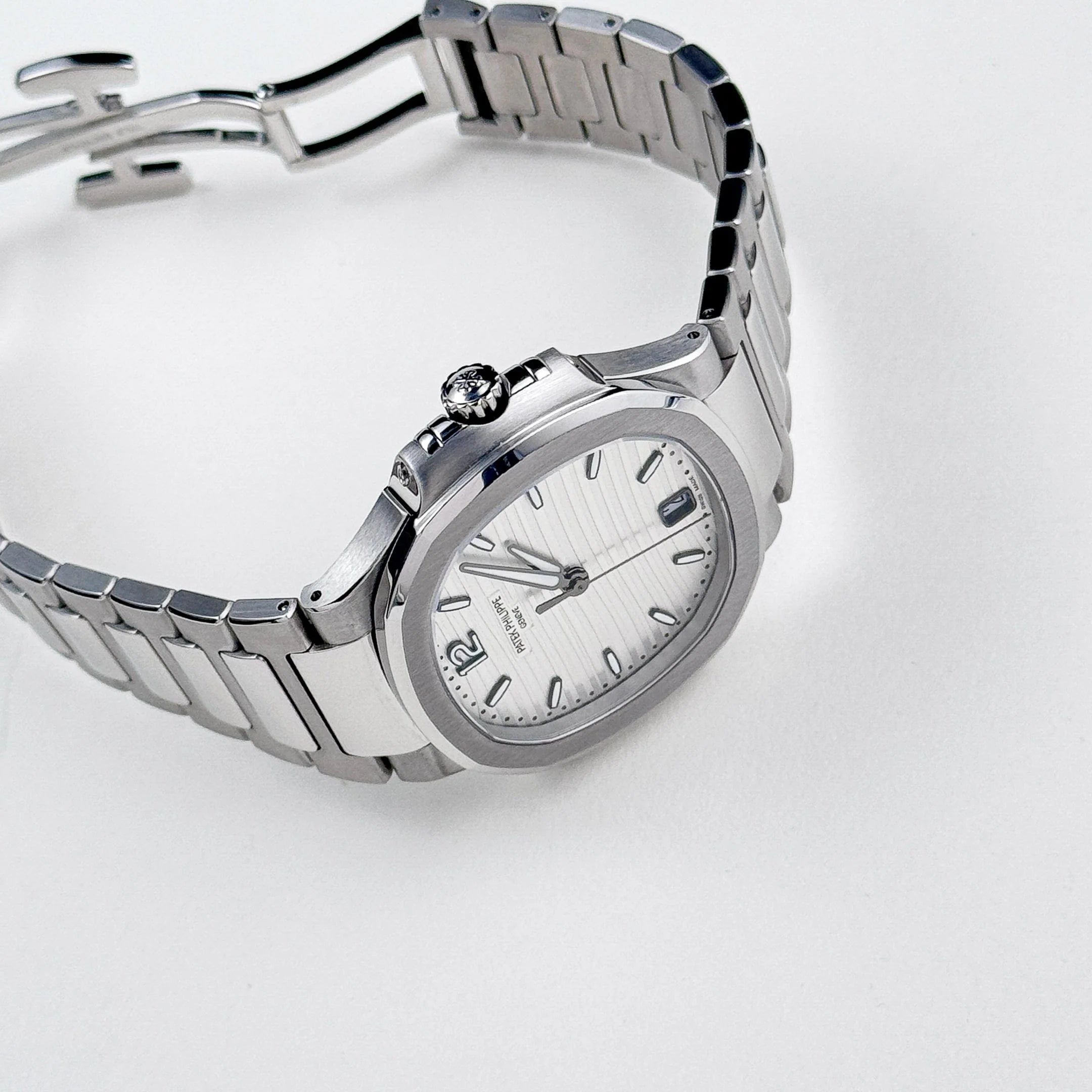 Patek Philippe Nautilus 7118/1A-010 Stainless Steel Silvery Opaline Dial (2022)