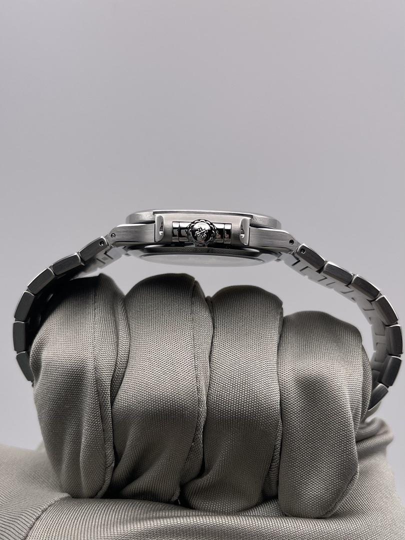 Patek Philippe Nautilus 7118/1A-001 'Ladies' Blue Dial