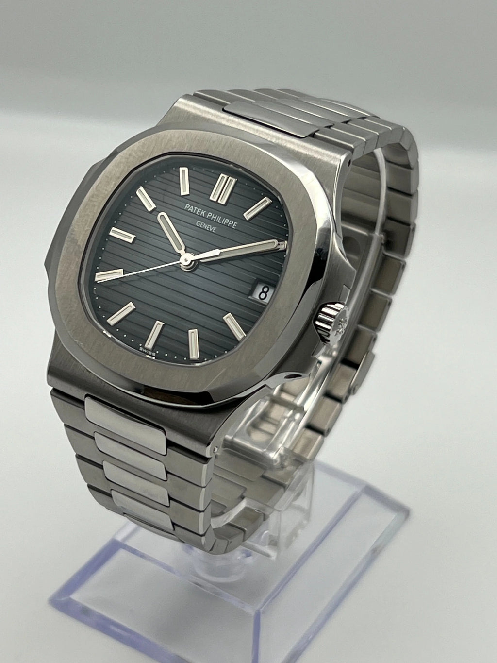 Patek Philippe Nautilus 5711/1A-010 Date Stainless Steel Blue Dial (2016)