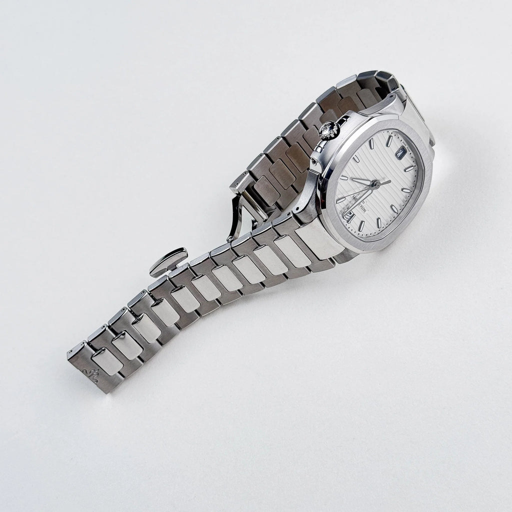 Patek Philippe Nautilus 7118/1A-010 Stainless Steel Silvery Opaline Dial (2022)