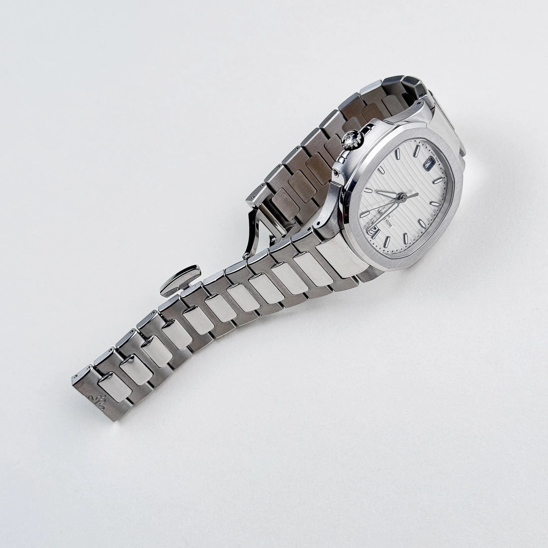 Patek Philippe Nautilus 7118/1A-010 Stainless Steel Silvery Opaline Dial (2022)