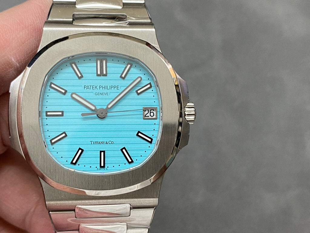 Replica Patek Philippe Nautilus 5711 1A 018 Green Dial 40mm Mens Watch
